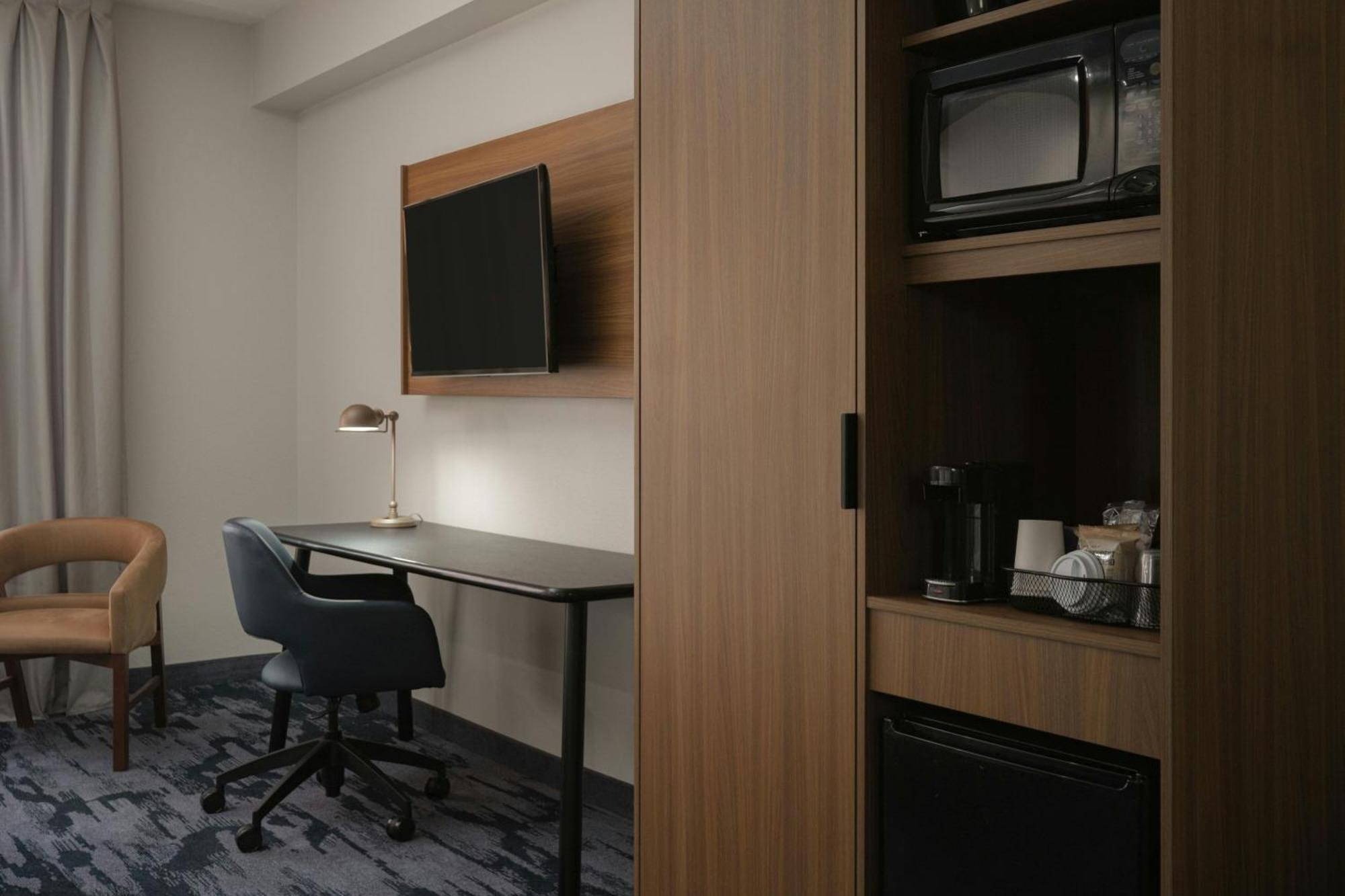 Fairfield Inn And Suites Клівленд Екстер'єр фото