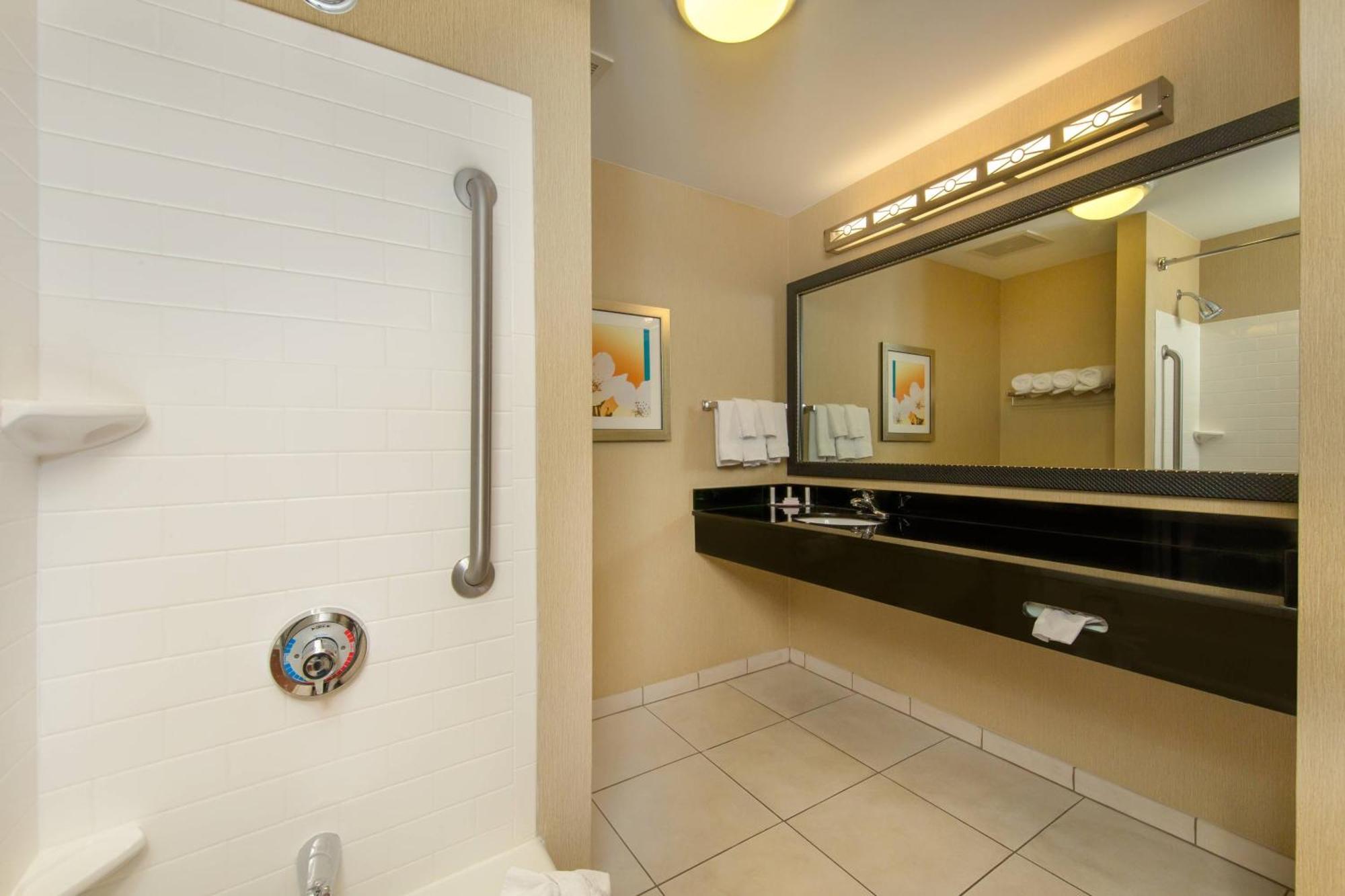 Fairfield Inn And Suites Клівленд Екстер'єр фото