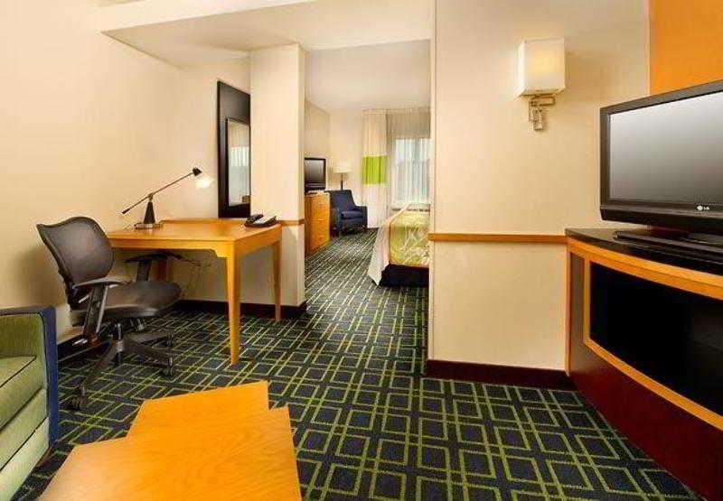 Fairfield Inn And Suites Клівленд Номер фото