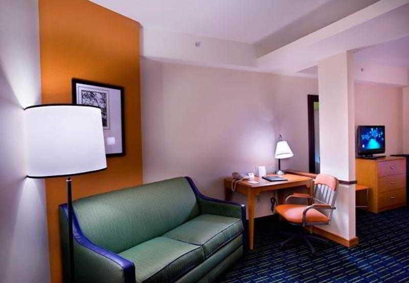 Fairfield Inn And Suites Клівленд Номер фото